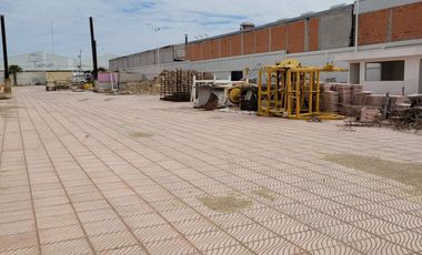 Terreno Bardeado de 4741m2 en Renta Zona VW. Finsa