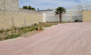 Terreno Bardeado de 4741m2 en Renta Zona VW. Finsa