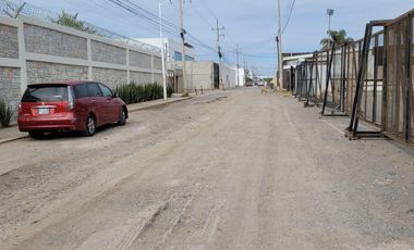 Terreno Bardeado de 4741m2 en Renta Zona VW. Finsa