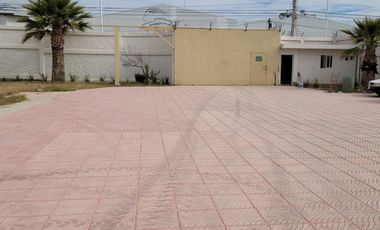 Terreno Bardeado de 4741m2 en Renta Zona VW. Finsa