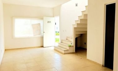 Venta de casa 3 recámaras con alberca a 8 minutos de Oaxtepec