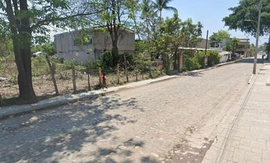 Terreno para vivienda y/uso mixto Enmedio de la población en Puerto Vallarta