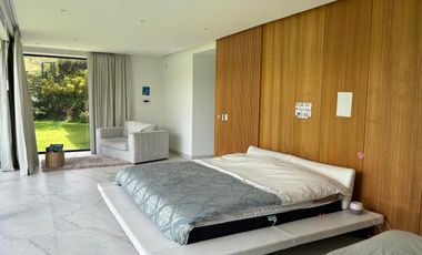 ESPECTACULAR CASA DE VENTA EN NAYÓN CUMBAYÁ!! VISTA!! PISCINA!!