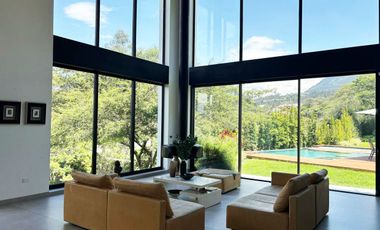 ESPECTACULAR CASA DE VENTA EN NAYÓN CUMBAYÁ!! VISTA!! PISCINA!!