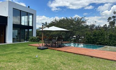 ESPECTACULAR CASA DE VENTA EN NAYÓN CUMBAYÁ!! VISTA!! PISCINA!!