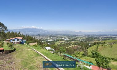 Finca en Venta con Vistas Panorámicas – Oyambarillo, Quito