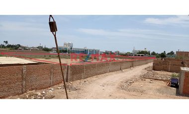 Terreno En Venta De 9903 M2, Al Costado De La Universidad De Chiclayo, Pimentel, Lambayeque(L.GUEVARA)