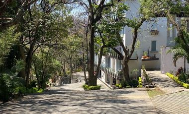 VENDO EN CUERNAVACA DEPARTAMENTO MUY AMPLIO, MAGNÍFICA UBICACIÓN, SEGURIDAD 24/7