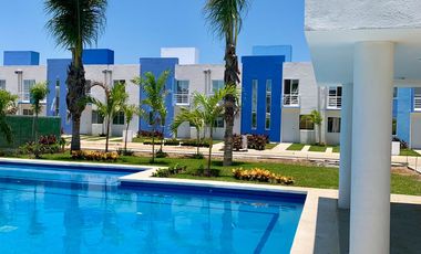 Casa nueva con alberca y seguridad a solo 5 minutos de playa