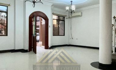 CASA  EN RENTA SECTOR PIAZZA MACHALA LAS BRISAS 5  HABITACIONES PATIO TERRAZA