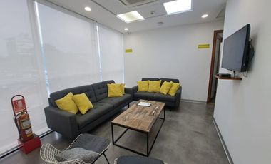 Oficina en venta, cerca a la Clinica Delgado !!!