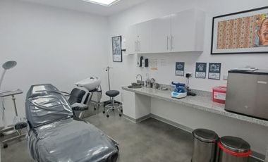Oficina en venta, cerca a la Clinica Delgado !!!