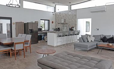 QUINTA EN VENTA EN MONTEMORELOS NUEVO LEON ZONA COUNTRY HILL III, MODERNA, SEMINUEVA