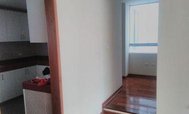 Lindo departamento ubicado en calle cerrada frente a parque.