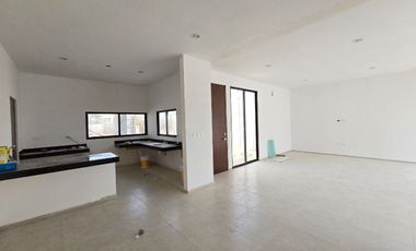 NUEVA CASA AMPLIA CON PISCINA EN PRIVADA DE CONKAL