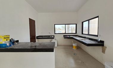 NUEVA CASA AMPLIA CON PISCINA EN PRIVADA DE CONKAL