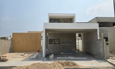 NUEVA CASA AMPLIA CON PISCINA EN PRIVADA DE CONKAL