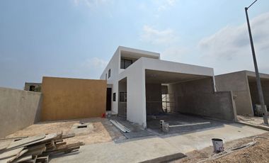 NUEVA CASA AMPLIA CON PISCINA EN PRIVADA DE CONKAL