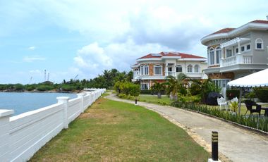 House with Beautiful Landscaped Garden in a beachfront community in Minglanilla, Cebu
