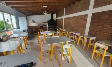 Vendo importante propiedad en Puerto madryn Hostel  y local comercial .