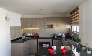 EN CALDERÓN SE VENDE CASA