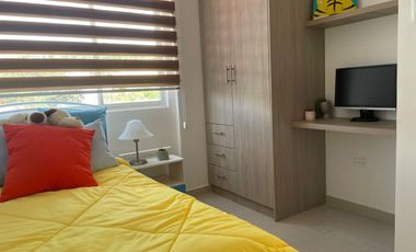 EN CALDERÓN SE VENDE CASA