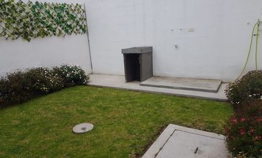EN CALDERÓN SE VENDE CASA