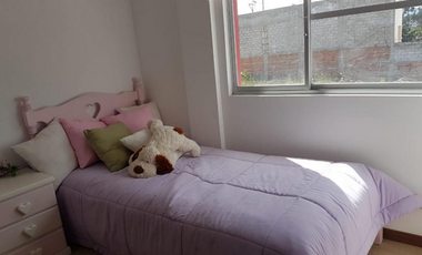 EN CALDERÓN SE VENDE CASA