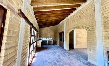 CASA EN LAS JUNTAS Y LOS VERANOS
