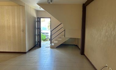 VENDO POR VIAJE CASA EN VILLA CLUB ETAPA LUNA