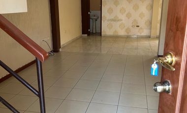 VENDO POR VIAJE CASA EN VILLA CLUB ETAPA LUNA