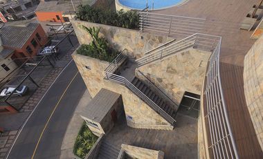 Dpto en Cerros de Camacho: 262.5 m², 3 Habit, 3.5 Baños, Vista Al Golf $460,000