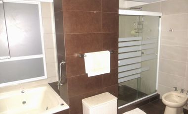 Dpto en Cerros de Camacho: 262.5 m², 3 Habit, 3.5 Baños, Vista Al Golf $460,000