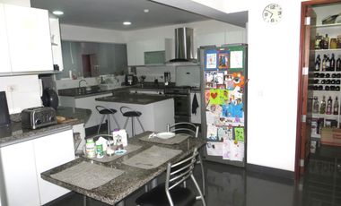 Dpto en Cerros de Camacho: 262.5 m², 3 Habit, 3.5 Baños, Vista Al Golf $460,000