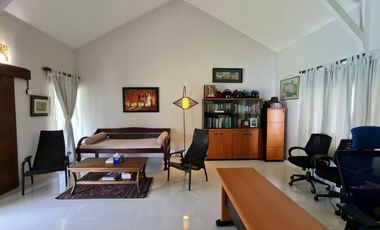 Riverfront Villa In Nyanyi