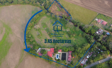 ¡Finca de ensueño! 6 cabañas, piscina, cancha de pasto sintético y acceso al río. ¡No te pierdas esta oportunidad!