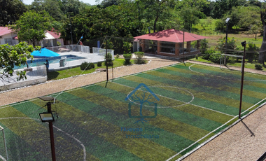 ¡Finca de ensueño! 6 cabañas, piscina, cancha de pasto sintético y acceso al río. ¡No te pierdas esta oportunidad!