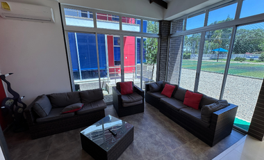 ¡Finca de ensueño! 6 cabañas, piscina, cancha de pasto sintético y acceso al río. ¡No te pierdas esta oportunidad!