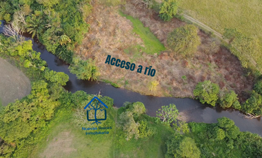 ¡Finca de ensueño! 6 cabañas, piscina, cancha de pasto sintético y acceso al río. ¡No te pierdas esta oportunidad!
