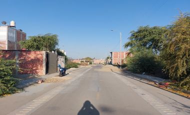En Venta 90 M2 Calle Los Laureles Mz A1 Lote 110 2E  69 Mil Soles