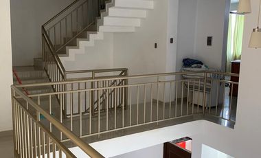 VENDO CASA DOS PISOS EN LA URB. MONTE BELLO - PIURA