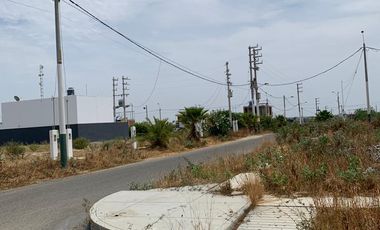 VENDO CASA DOS PISOS EN LA URB. MONTE BELLO - PIURA