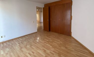 ¡Gran Oportunidad de Inversión Torre frente a Parque de Morales!