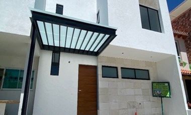 CASA EN VENTA EN SAN ISIDRO JURIQUILLA