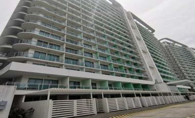32+ SQM. 1BR UNFURNISHED CONDO UNIT AT AZURE URBAN RESORT RESIDENCES NEAR SM CITY BICUTAN - NAIA / MANILA INTERNATIONAL AIRPORT - NEWPORT WORLD RESORT