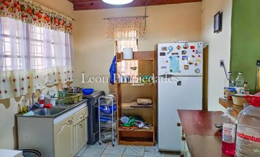 Leon Propiedades vende parcela con casa en sector Cuyuncavi, Curacavi.