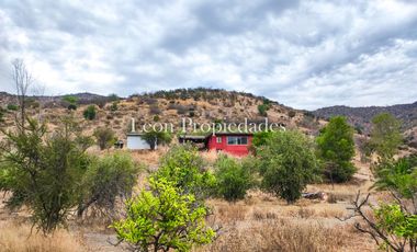 Leon Propiedades vende parcela con casa en sector Cuyuncavi, Curacavi.