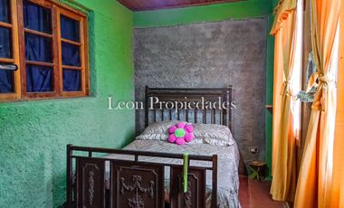 Leon Propiedades vende parcela con casa en sector Cuyuncavi, Curacavi.