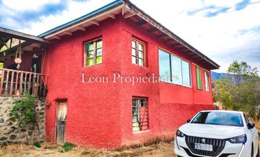 Leon Propiedades vende parcela con casa en sector Cuyuncavi, Curacavi.