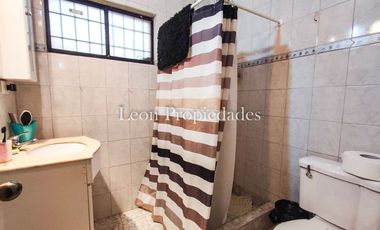 Leon Propiedades vende parcela con casa en sector Cuyuncavi, Curacavi.